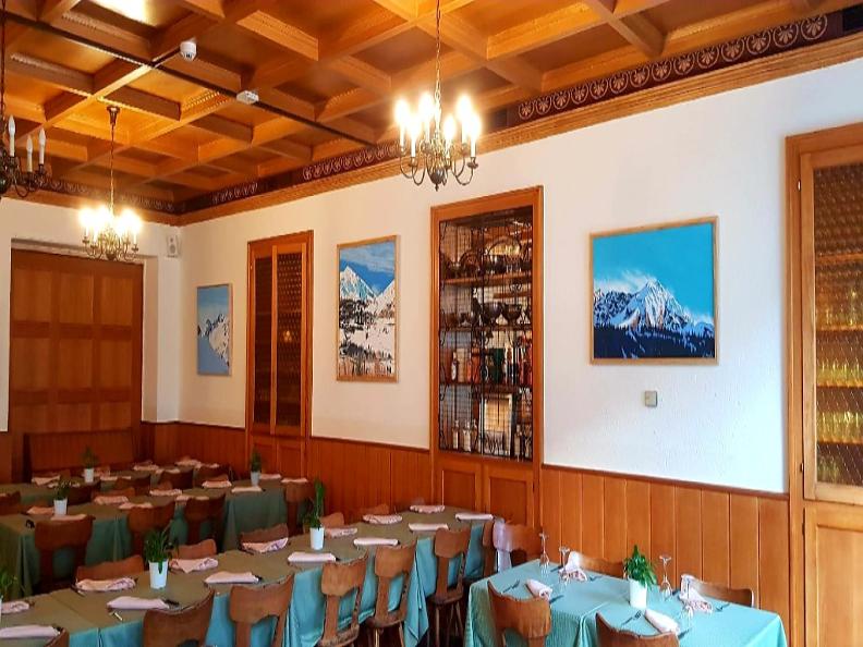 Image 0 - Restaurant Des Alpes